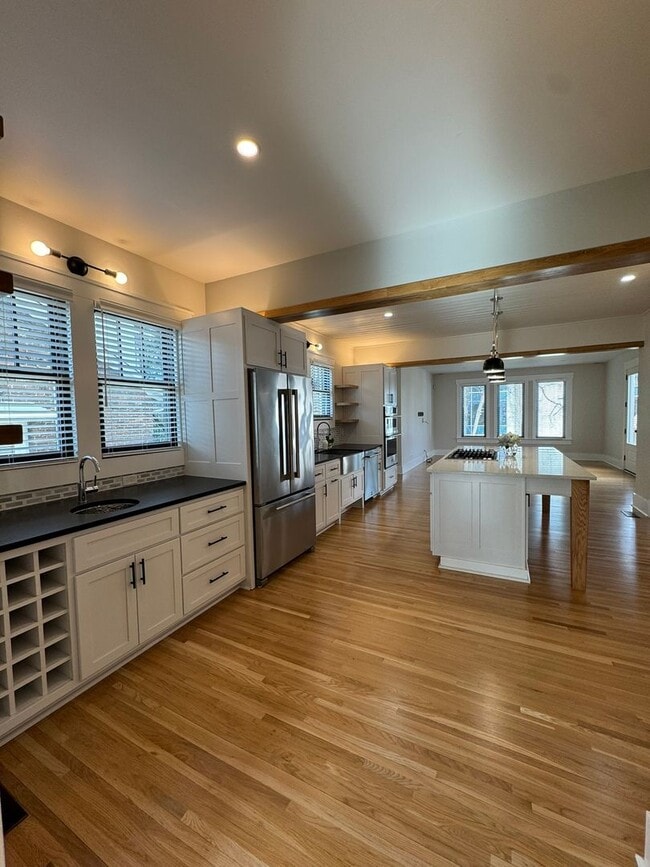 Photo - 2016 Sweetbriar Ave