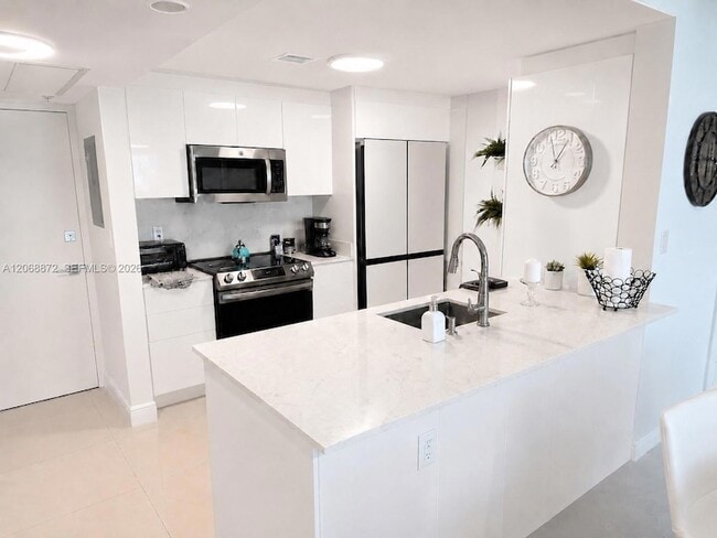 Photo - 10275 Collins Ave Unidad 624