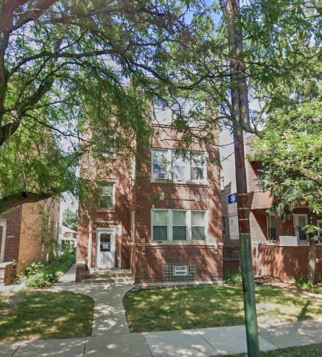 Building Photo - 5338 W Montrose Ave Unit 2