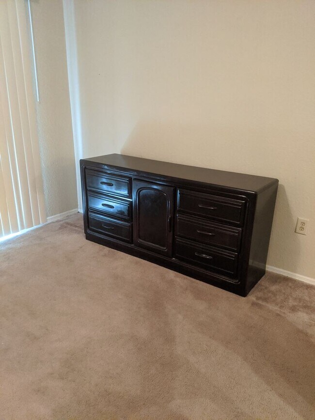 Building Photo - Partially Furnished 1BR/1BA in the Beautiful Windsor Park Community!