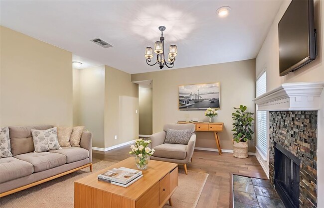 Photo - 17904 Worley Dr