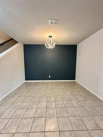 Photo - 16525 Portage St