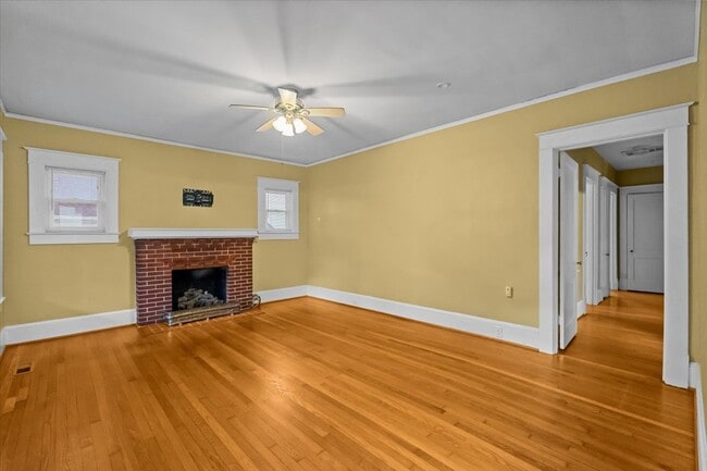 Photo - 707 Mayflower Dr