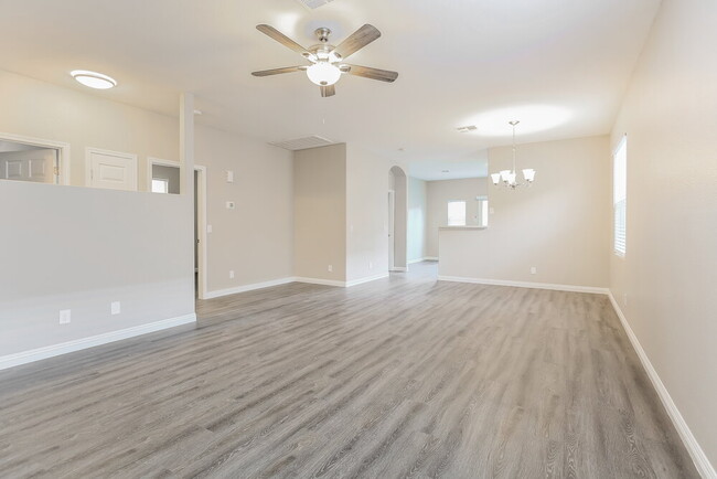 Photo - 9878 Mackovski Ct