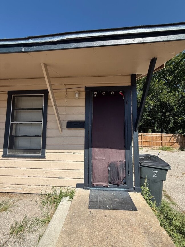 Building Photo - 700 Norris Ave Unit 702