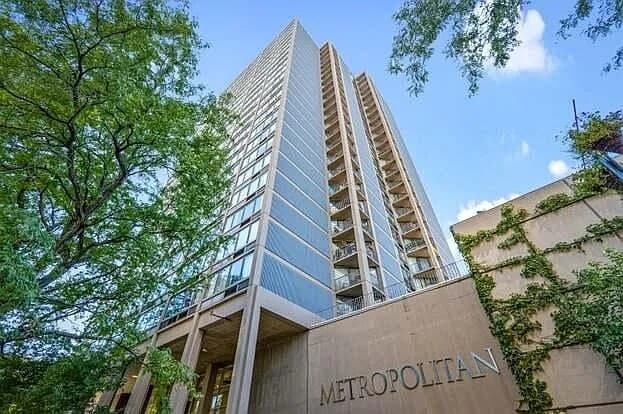 Building Photo - 5320 N Sheridan Rd Unit 2301