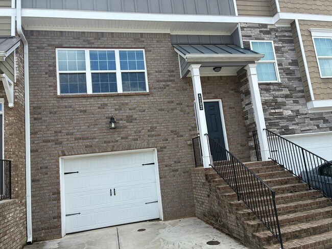 Room in Townhome on Chatham Ridge Dr