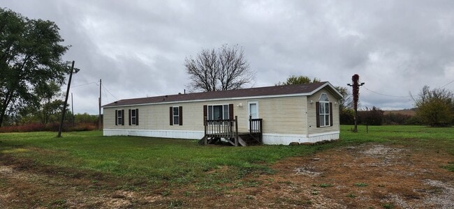 Nice, large, mobile home on outskirts of T... - Nice, large, mobile home on outskirts of T...