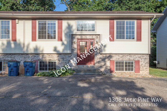 Photo - 1308 Jack Pine Way Townhome