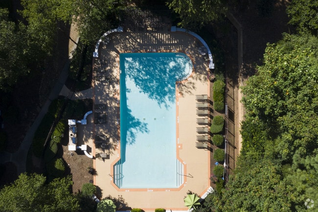 Building Photo - Perimeter Circle