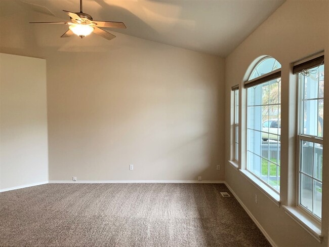 Photo - Great 3 bed 2 bath home in downtown Eagle.