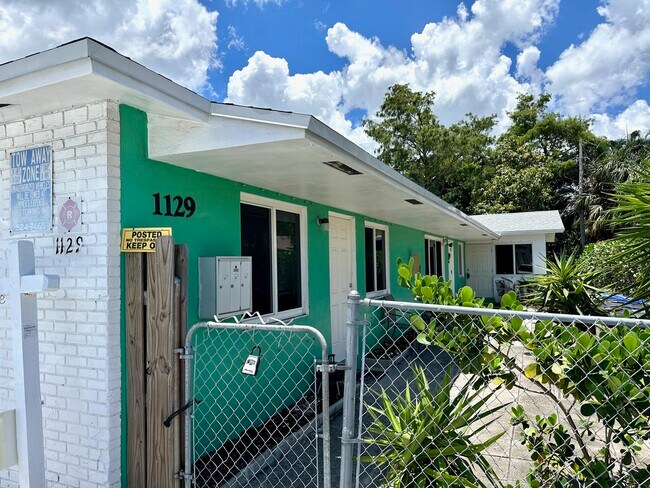 Photo - 1129 NE 15th St