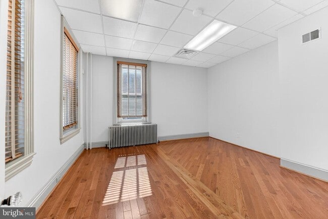 Photo - 401 W Broad St