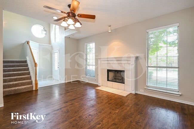 Photo - 2210 Meadowstone Dr