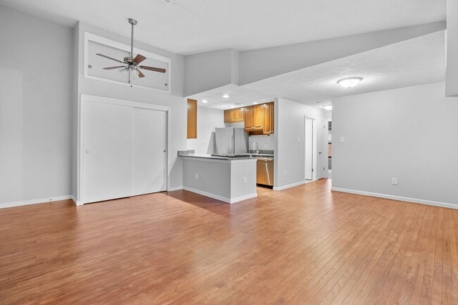 Photo - Open Concept and Renovated Top Level Condo. Close to BWI, Ft. Meade & NSA