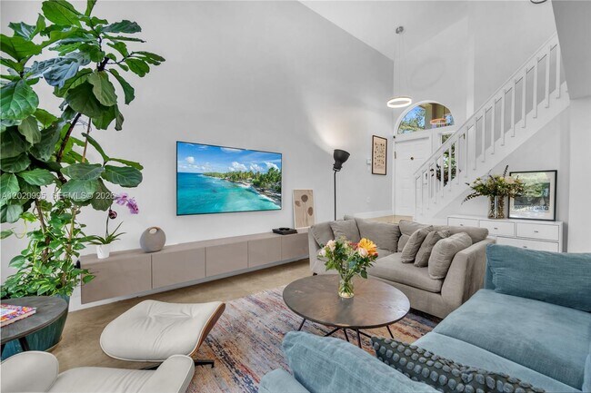 Photo - 16601 Sapphire Manor