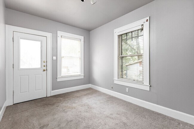 Photo - 2102 Brackenridge St Unidad A