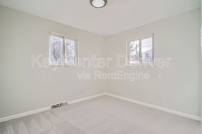 Photo - 922 N Newton St