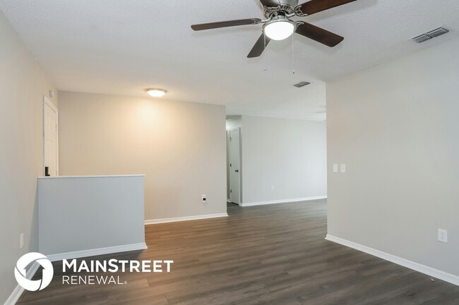 Photo - 302 N Miller Rd