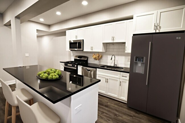 Photo - 3212 N Halsted St Unit GDN