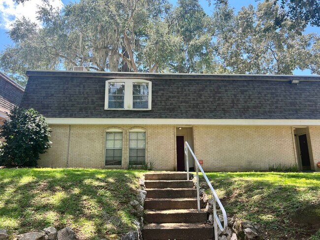Building Photo - 2020 Continental Ave