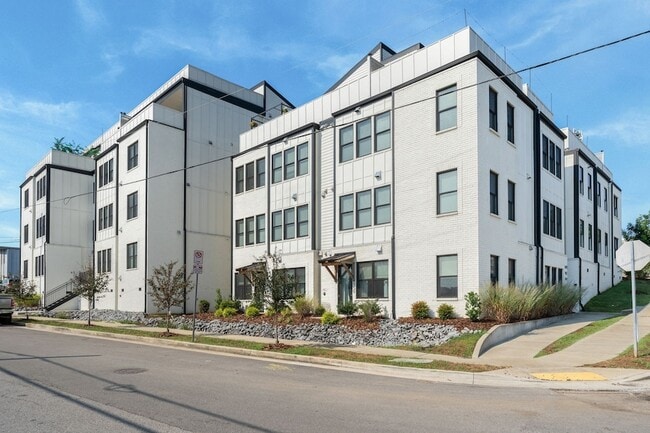Building Photo - 4405 Kentucky Ave Unit 401 Rental