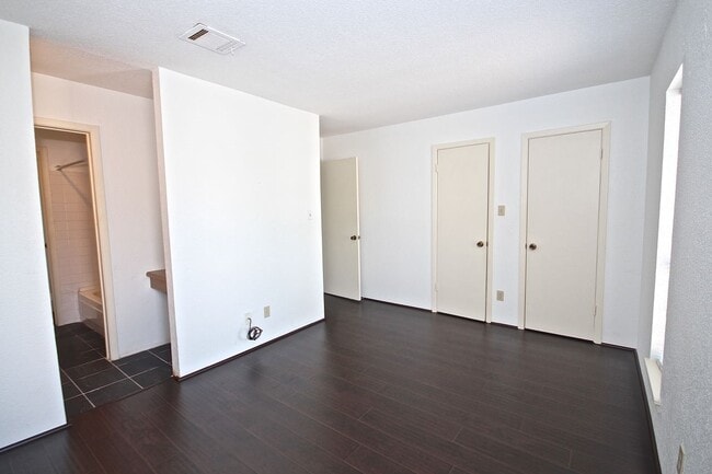 Photo - 6111 Beverly Hill St Unit True