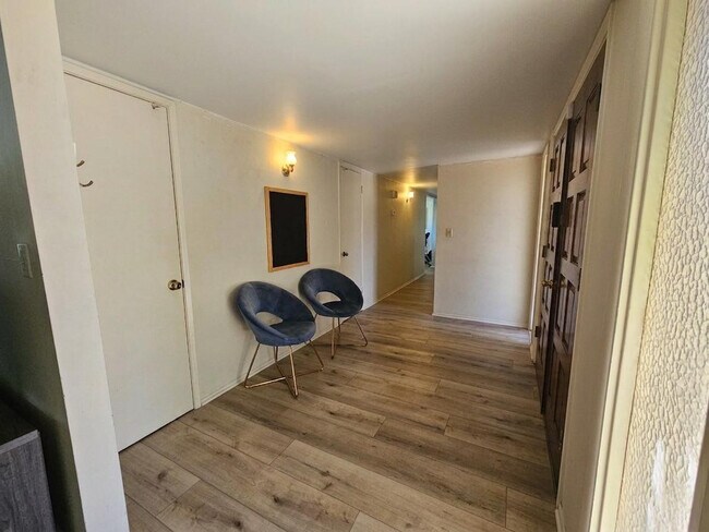 Photo - 6311 N 74th St