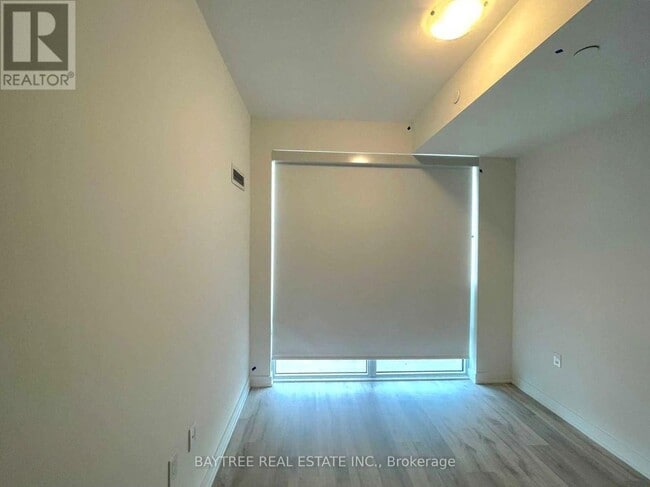 Photo - 4655 Metcalfe Ave Unit 411