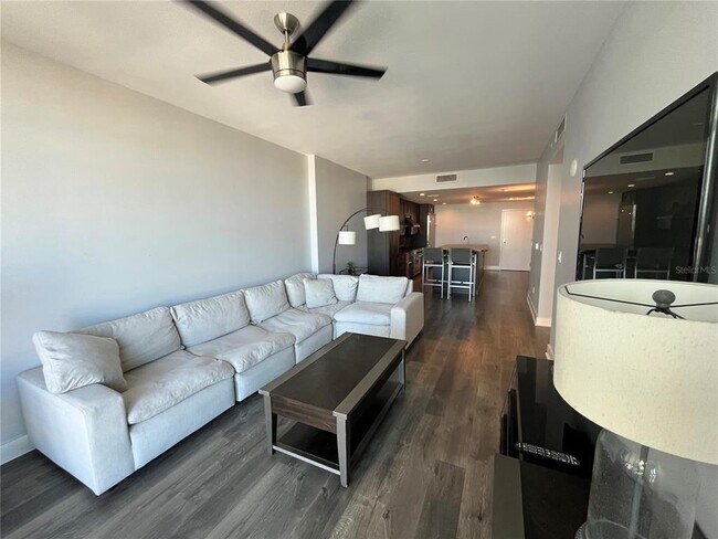 Photo - 1120 E Kennedy Blvd Unidad 1018