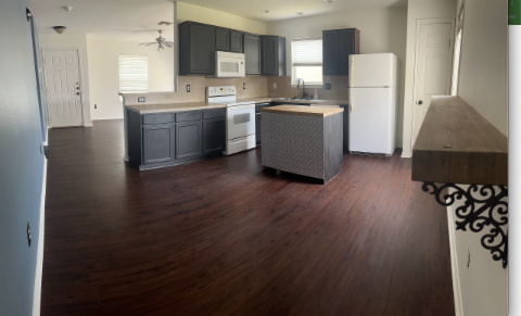 Photo - 2210 Abeto Dr