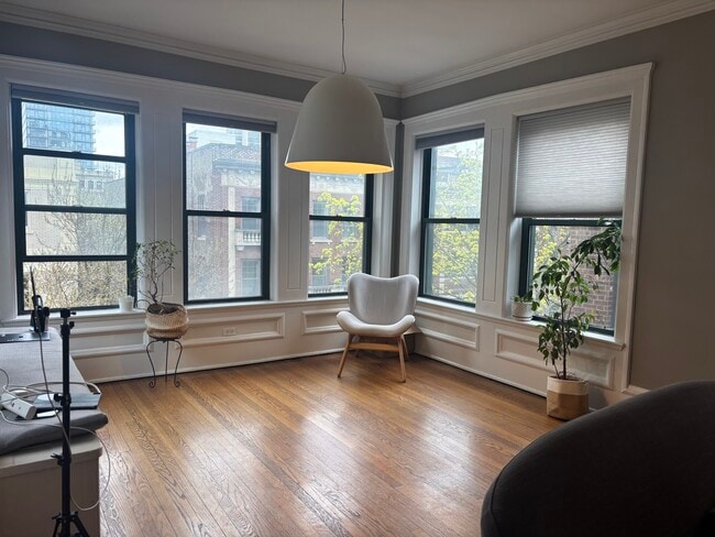 Photo - 434 W Aldine Ave