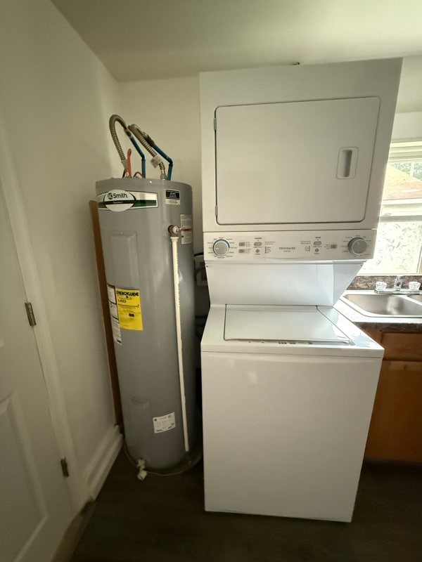 Photo - 717 Falls St