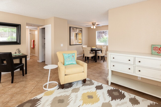 Photo - Campus Court Apartments