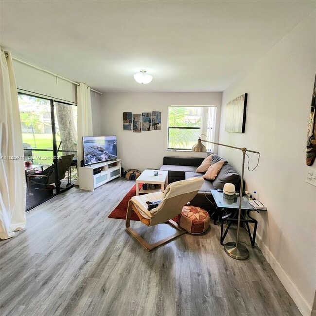 Photo - 20240 NE 3rd Ct Unit 7