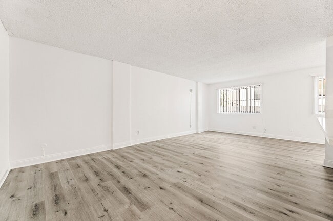 1500 Gramercy Place