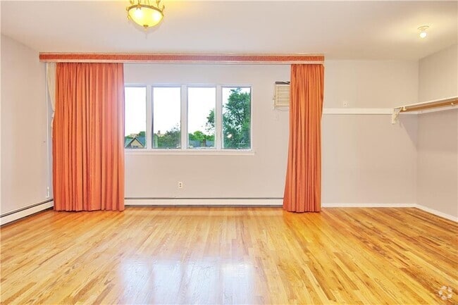 Building Photo - 1856 E 13th St Unit 3A Rental