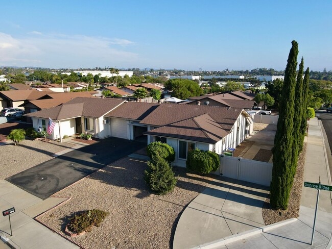 Building Photo - Charming 2 Bedroom in Oceanside 55+ Community Rental