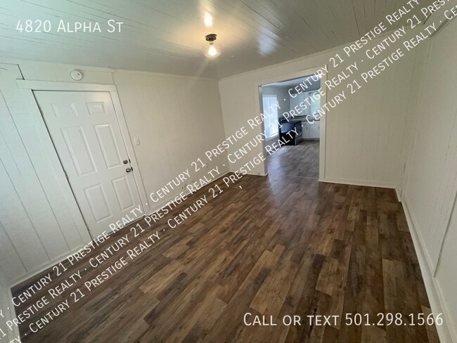 Photo - 4820 Alpha St
