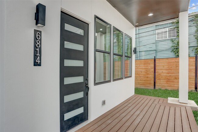 Photo - 6814 Hartland St