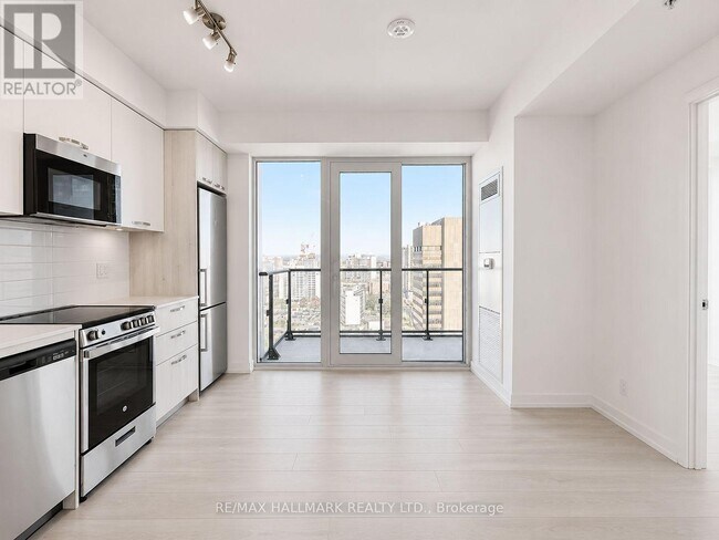 Photo - 75 James St S Unit 2202