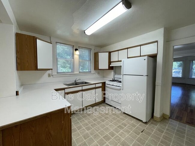 Photo - 960 Salem St Unit #A