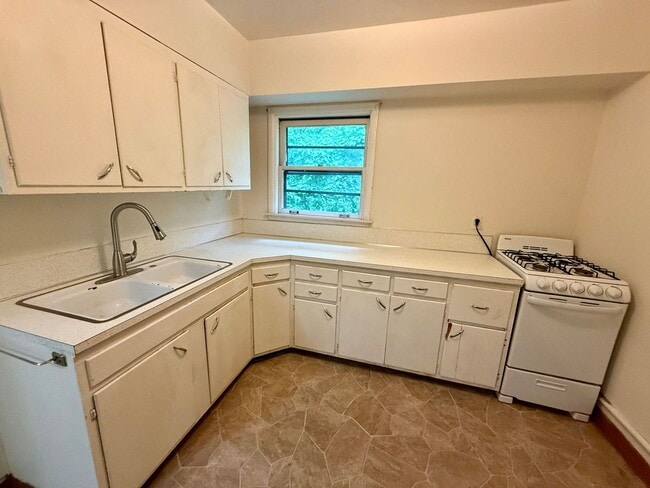 Photo - 309 Garfield Ave Apartment Unit Upper