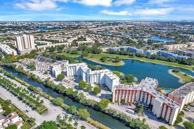 Building Photo - 9682 Fontainebleau Blvd Unit 608