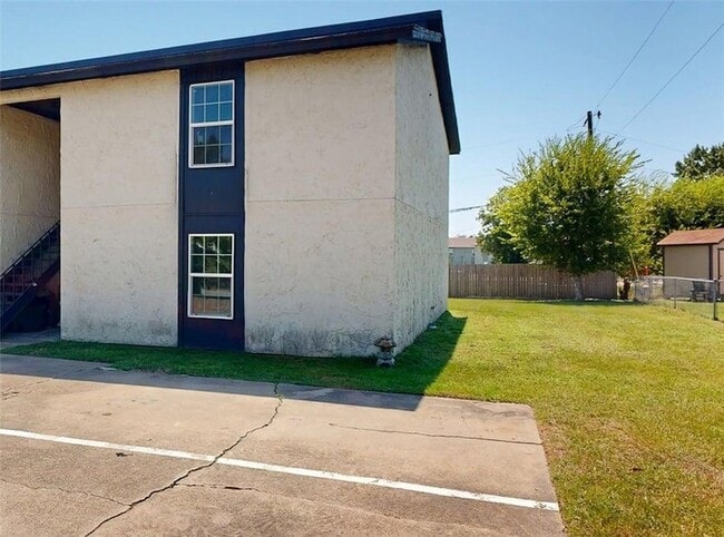 Building Photo - 1524 Pine Ridge Dr Unit A Rental