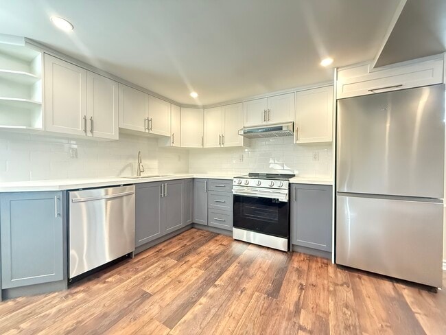 Building Photo - 175 Raylawn Crescent Unit Bsmt