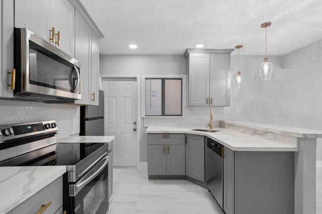Photo - 1300 NW 90th St