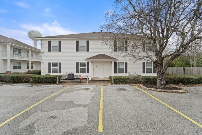 Photo - 44422 US-290 BUS Unit 12