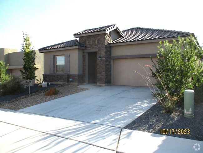 Building Photo - 7050 Crystal Dr NE Rental
