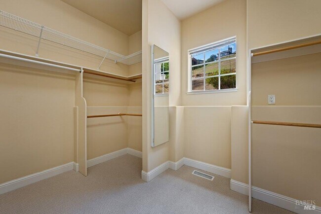 Photo - 10 Warrens Way